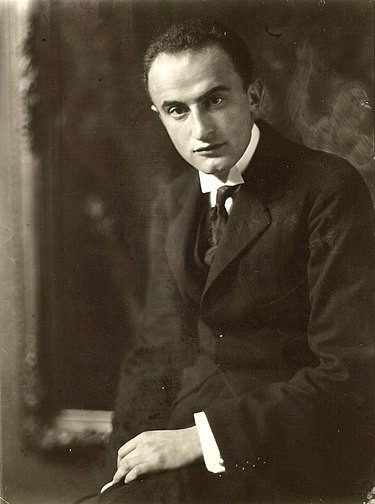 Hatvany Lajos, 1910-től hatvani br. (1897-ig Deutsch Lajos; 1917-ig Hatvany-Deutsch Lajos)