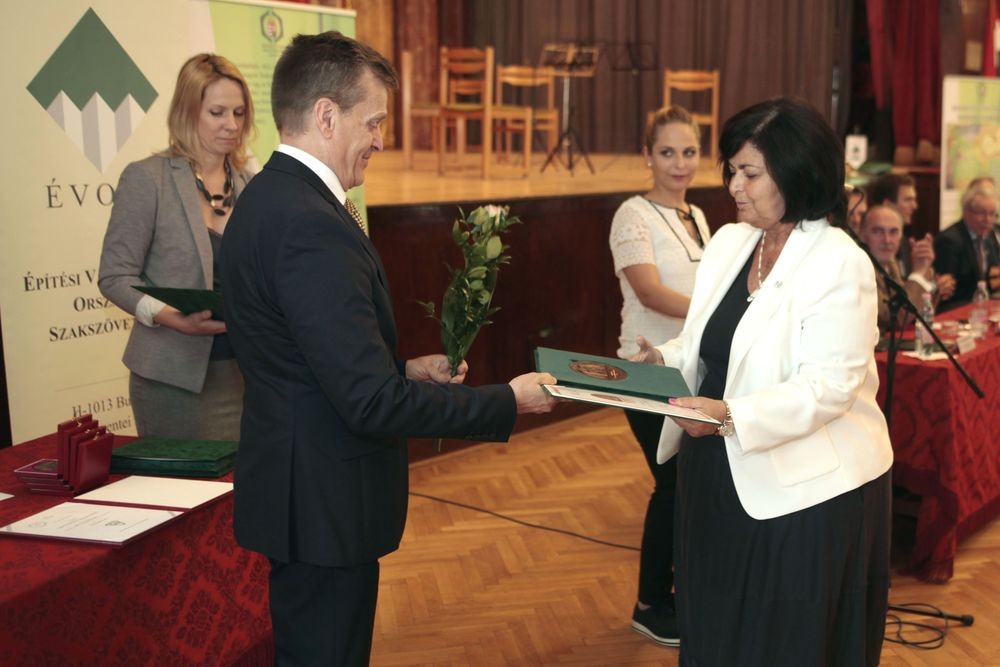 Kitüntették a NÖRI főigazgatóját