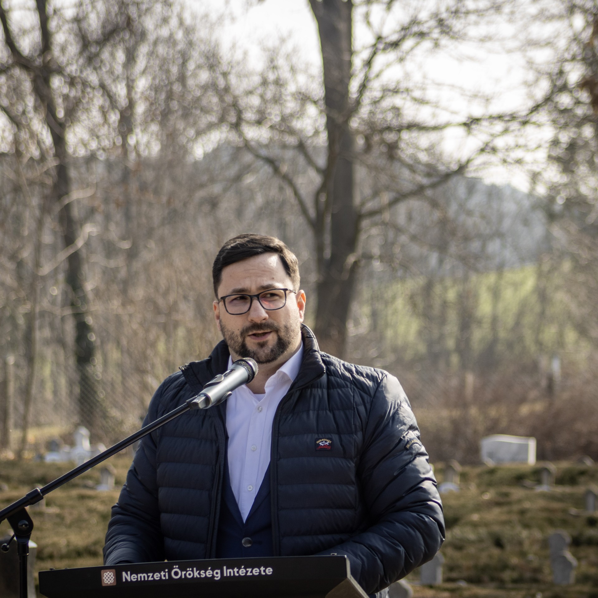 Parcellakövet és emléktáblát avattunk Pannonhalmán a Kommunista diktatúrák áldozatainak emléknapján