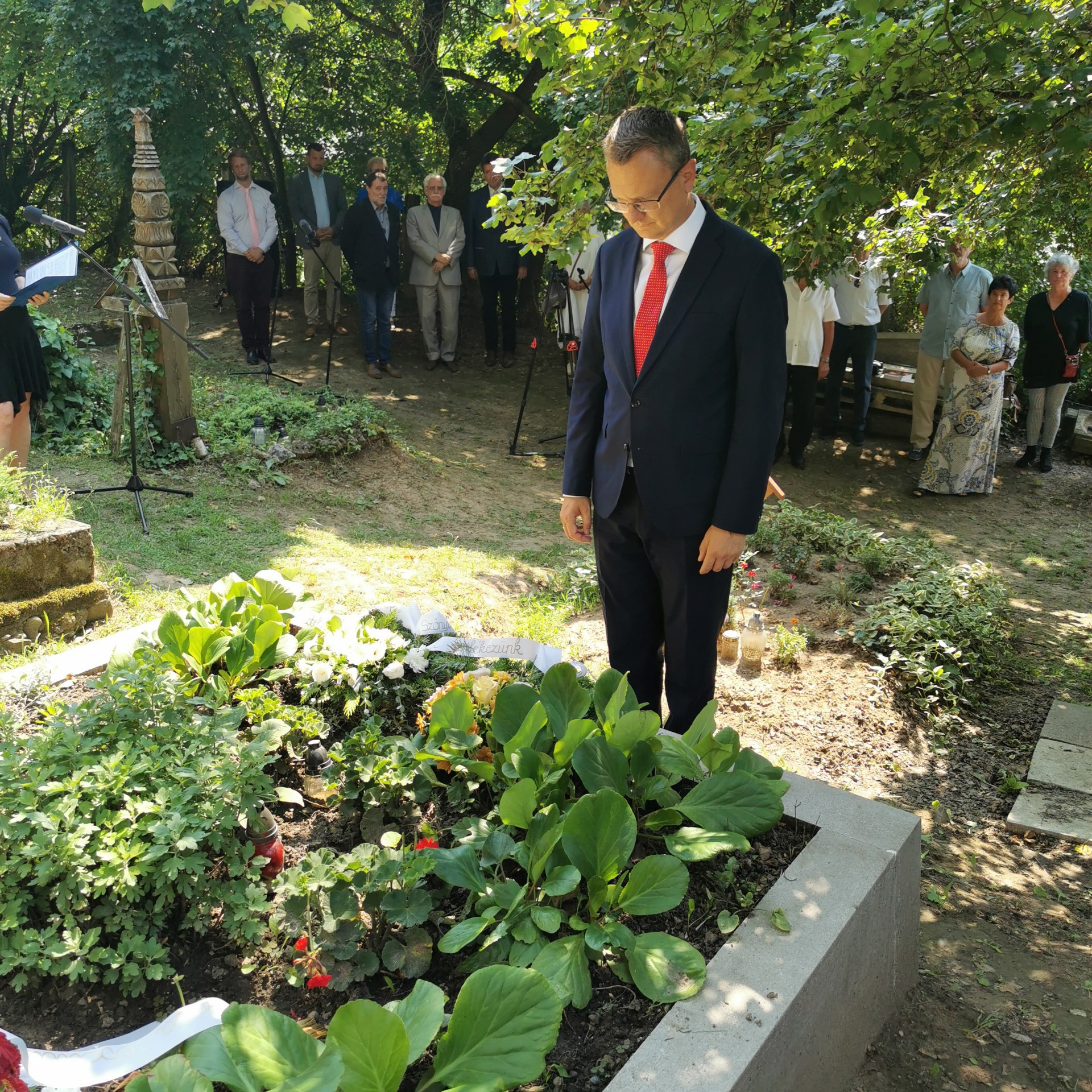 Megújult Szőnyi István síremléke Zebegényben