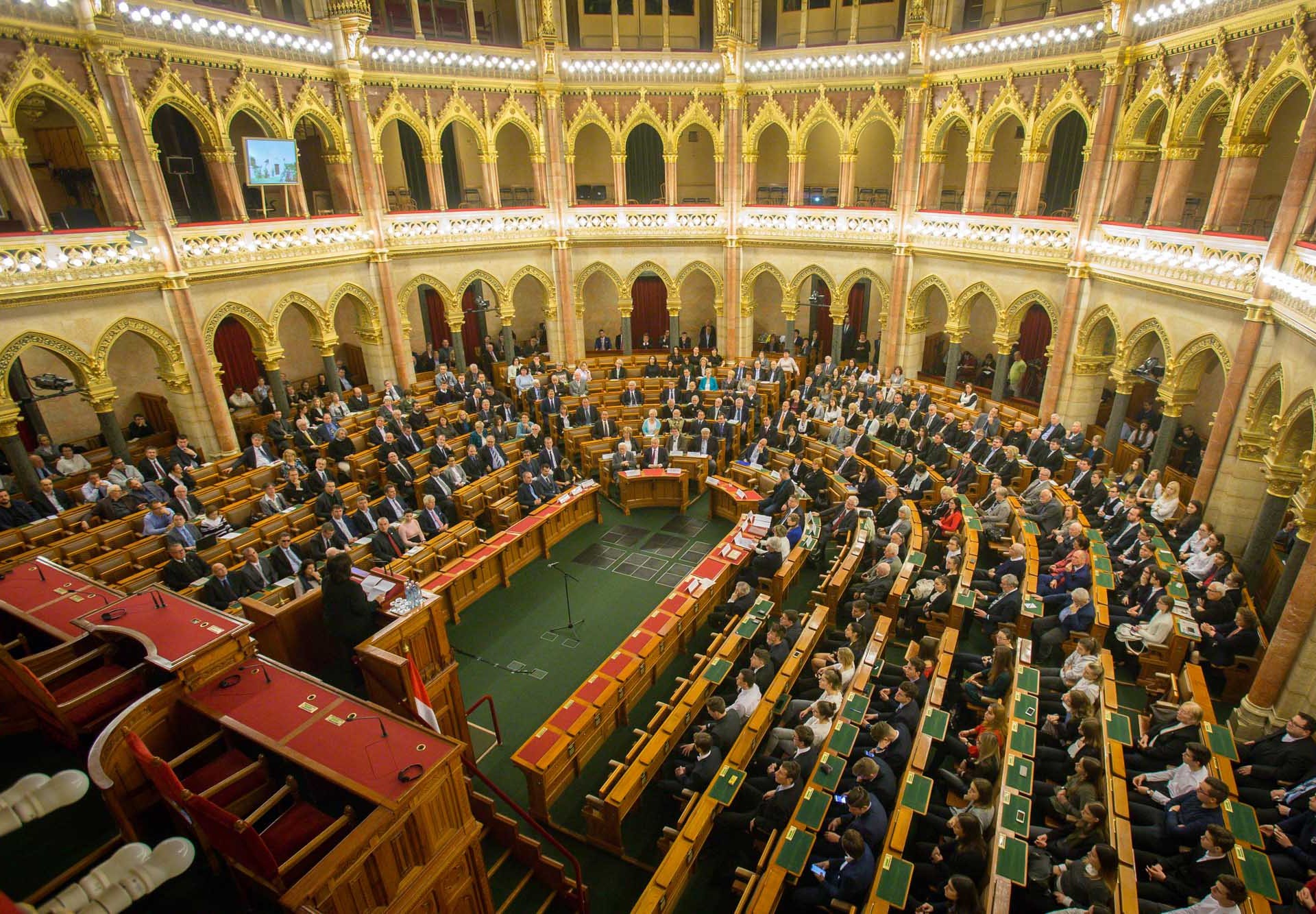 Az emlékezet megőrzése kötelességünk