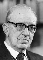 Lakó György