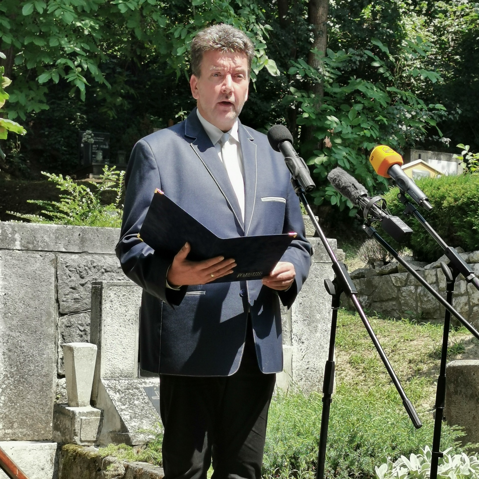 Megújult Szőnyi István síremléke Zebegényben