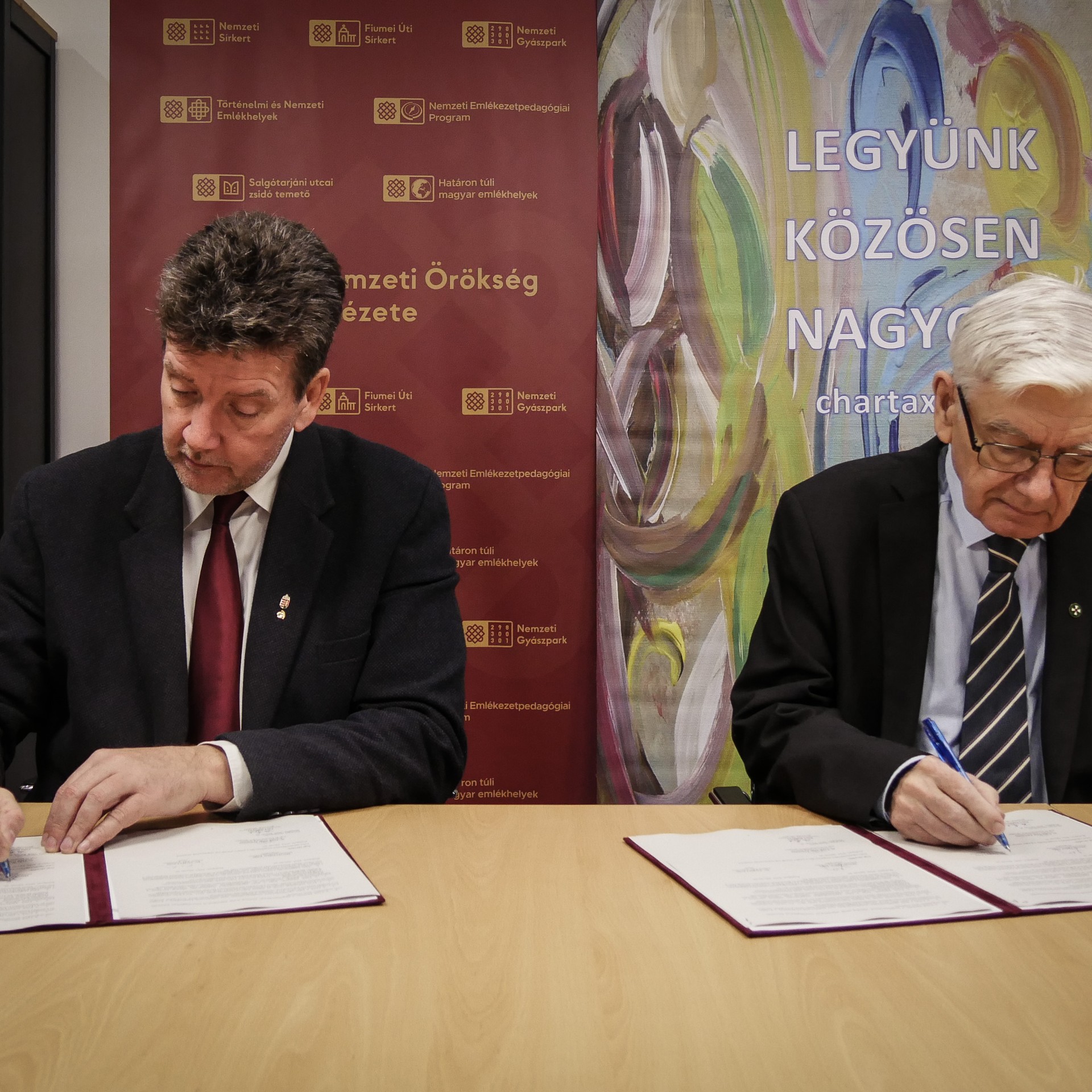 Együttműködési megállapodást írt alá a Nemzeti Örökség Intézete és a Charta XXI. Egyesület