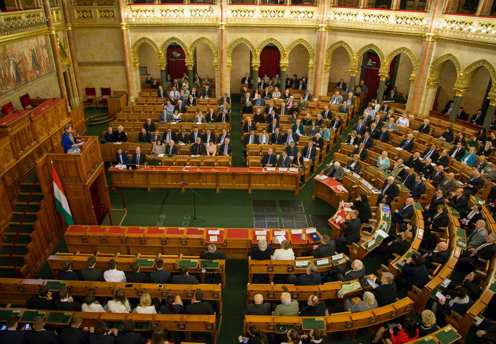 Az emlékezet megőrzése kötelességünk