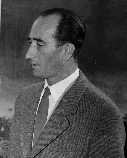 Kővágó József (1934-ig Küronya József)