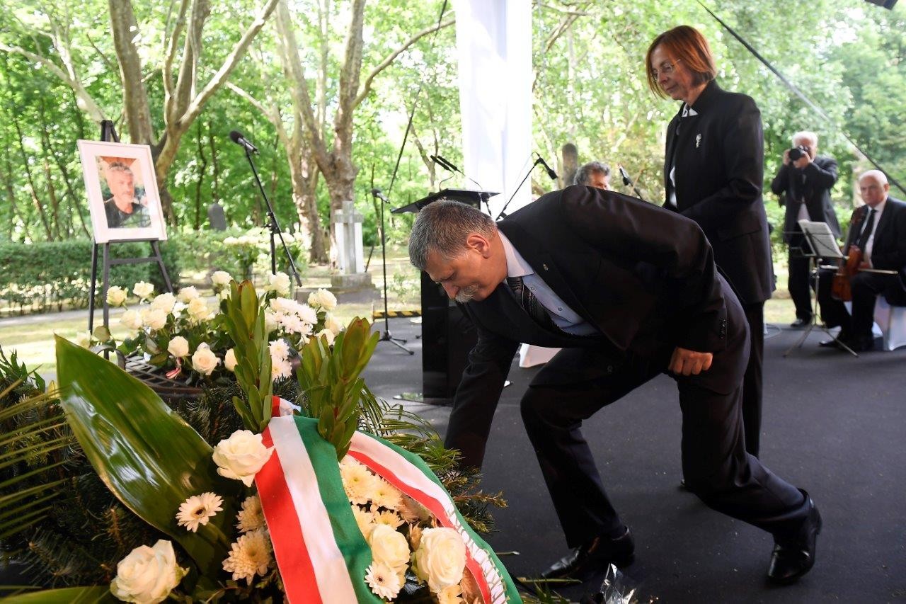 Végső búcsút vettek Szervátiusz Tibor szobrászművésztől