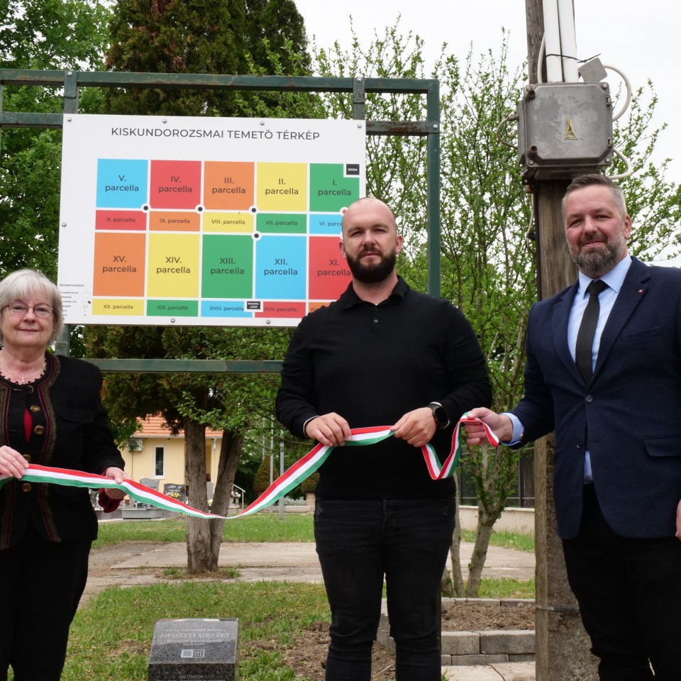 A szegedi temetőket is megjelöltük okos parcellakővel