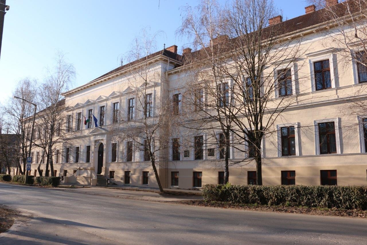 Főépület