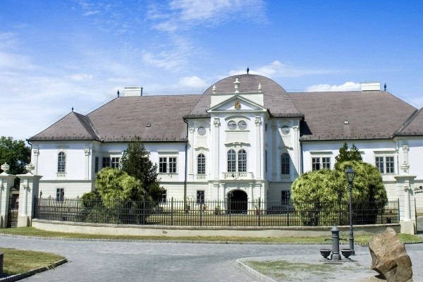 Szécsény, Forgách-kastély és a ferences kolostor