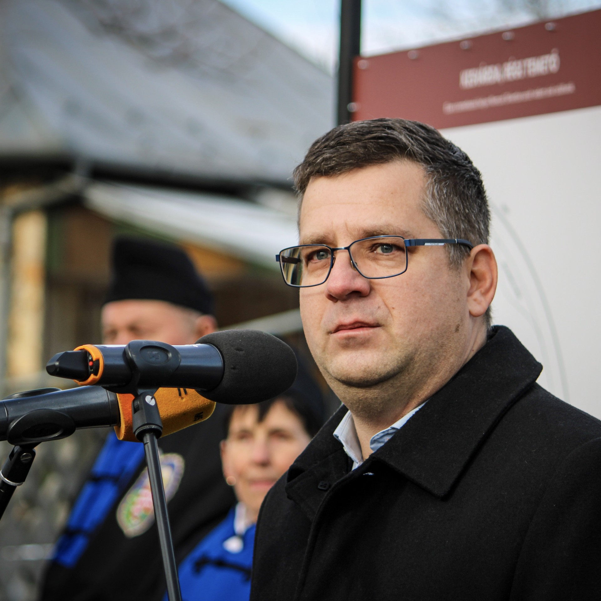 Mától Kisvárdán is okos parcellakő segíti a múlt megőrzését