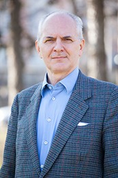 Dr. Hermann Róbert