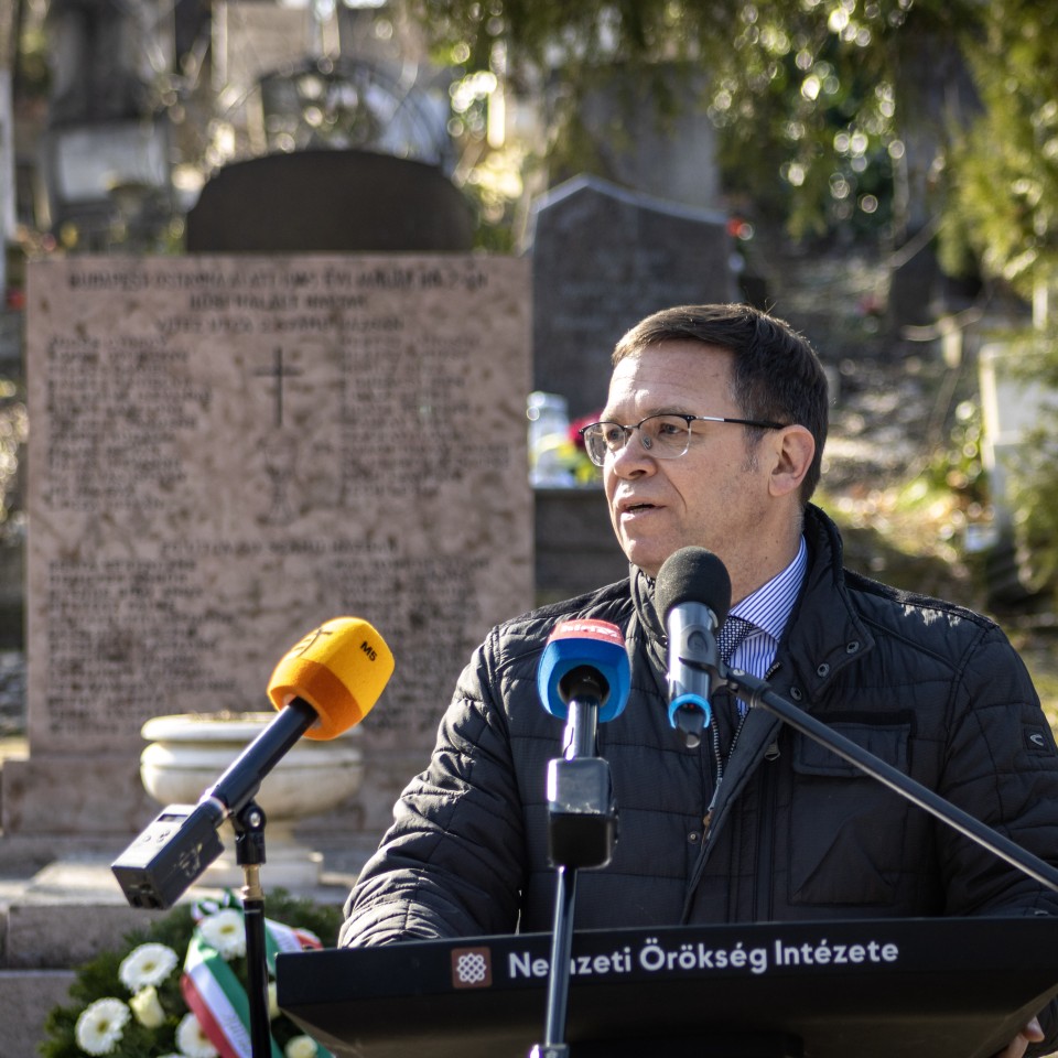 Fürjes Balázs: amikor mindenki azt mondja, háború, mi azt mondjuk, béke