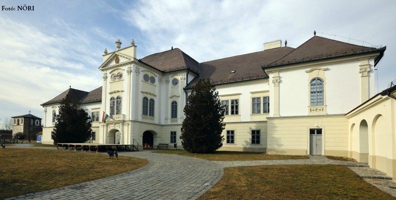 Szécsény, Forgách-kastély és a ferences kolostor 