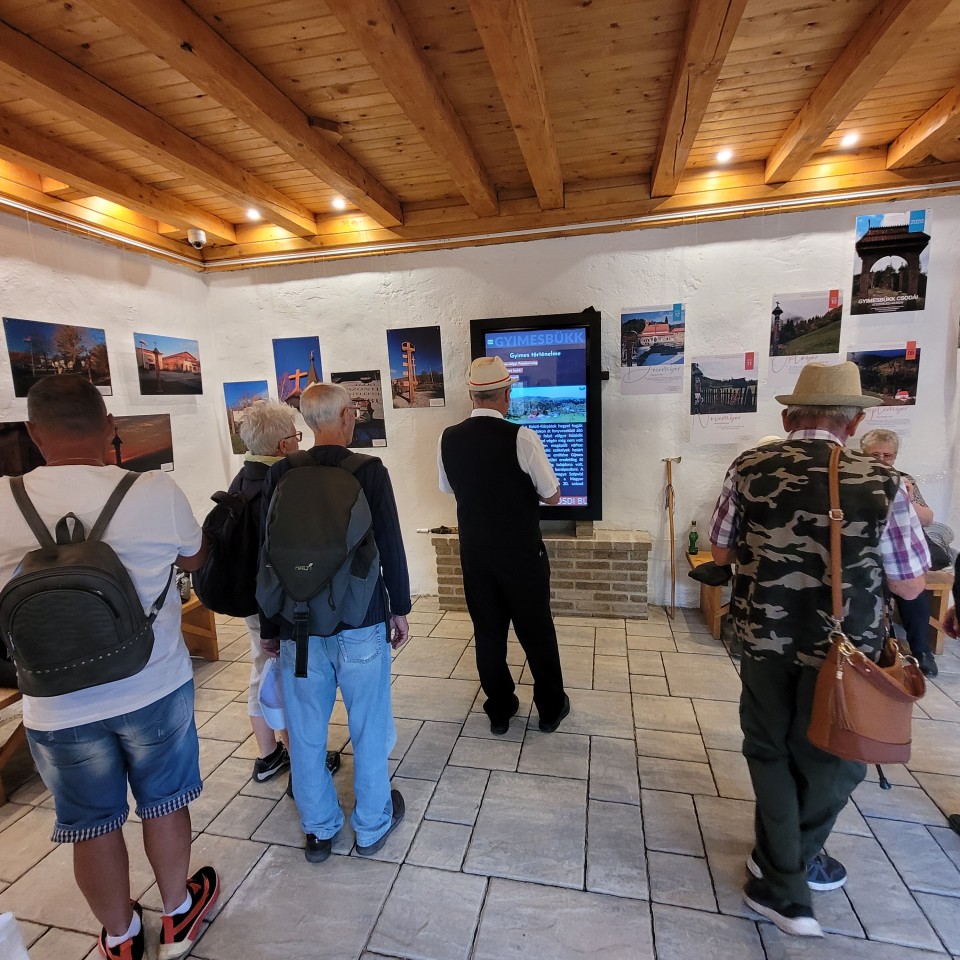 Interaktív bemutató táblát avatott a Nemzeti Örökség Intézete "az ezeréves határon"