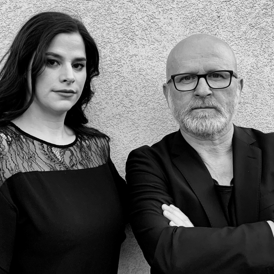 Prieger Zsolt és Magyar Bori Zsoltároskönyve a Fiumei úti sírkertben