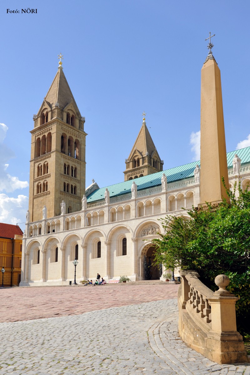 Pécs, székesegyház, püspöki palota és a középkori egyetem 