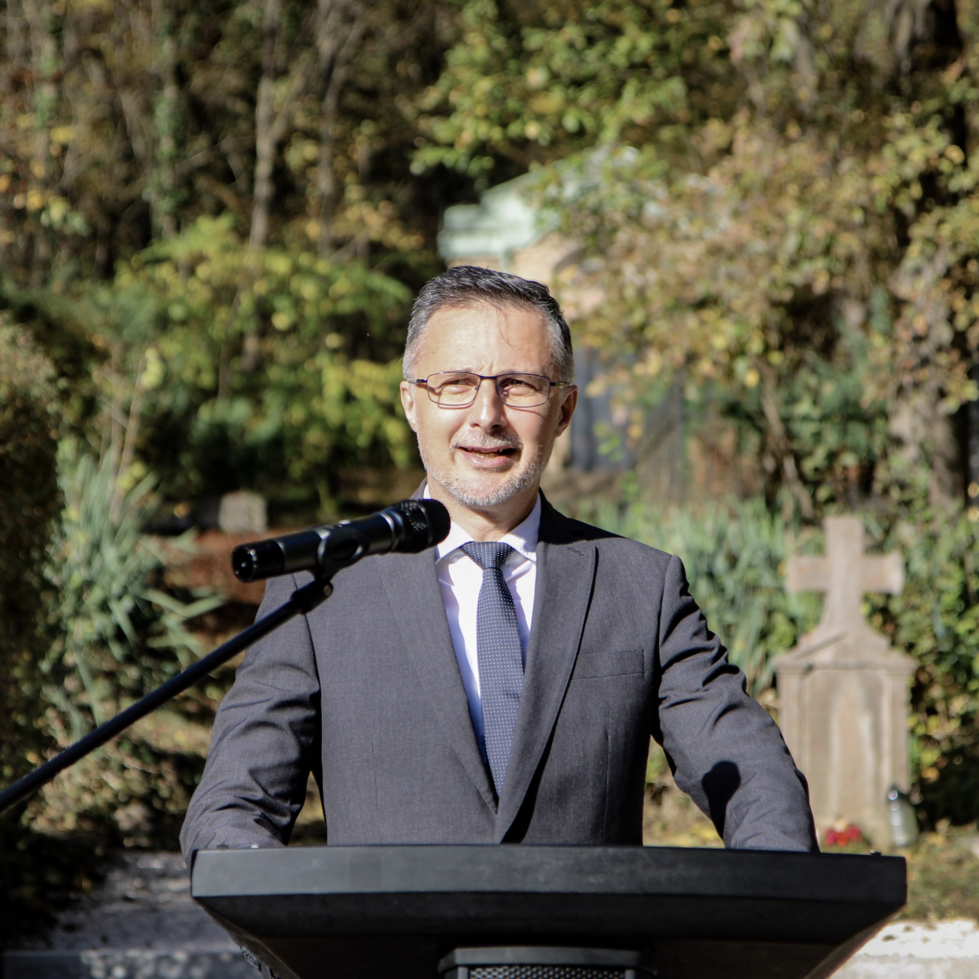 Megújult Teleki Pál síremléke Gödöllőn