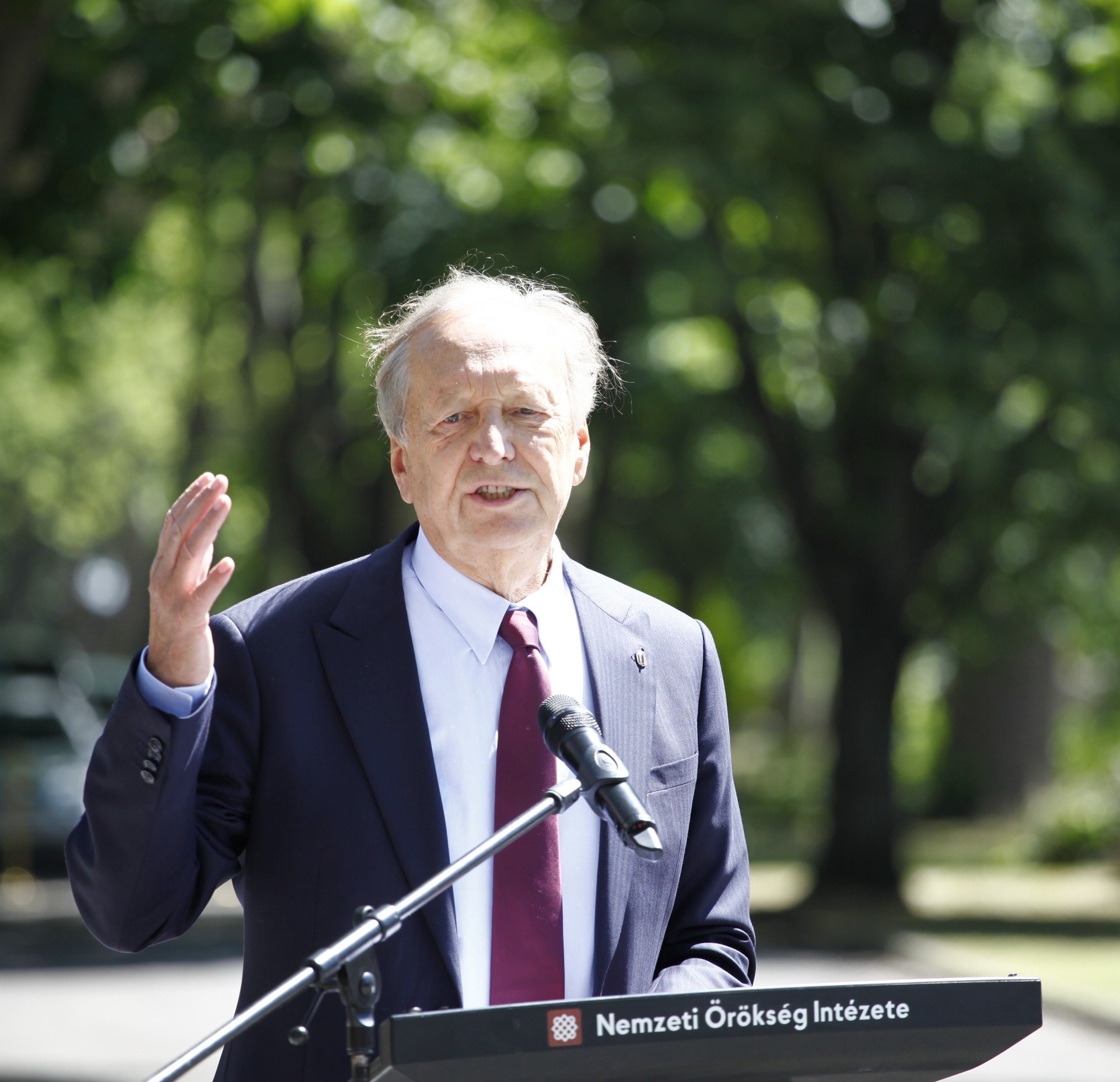 Megújult Munkácsy Mihály síremléke